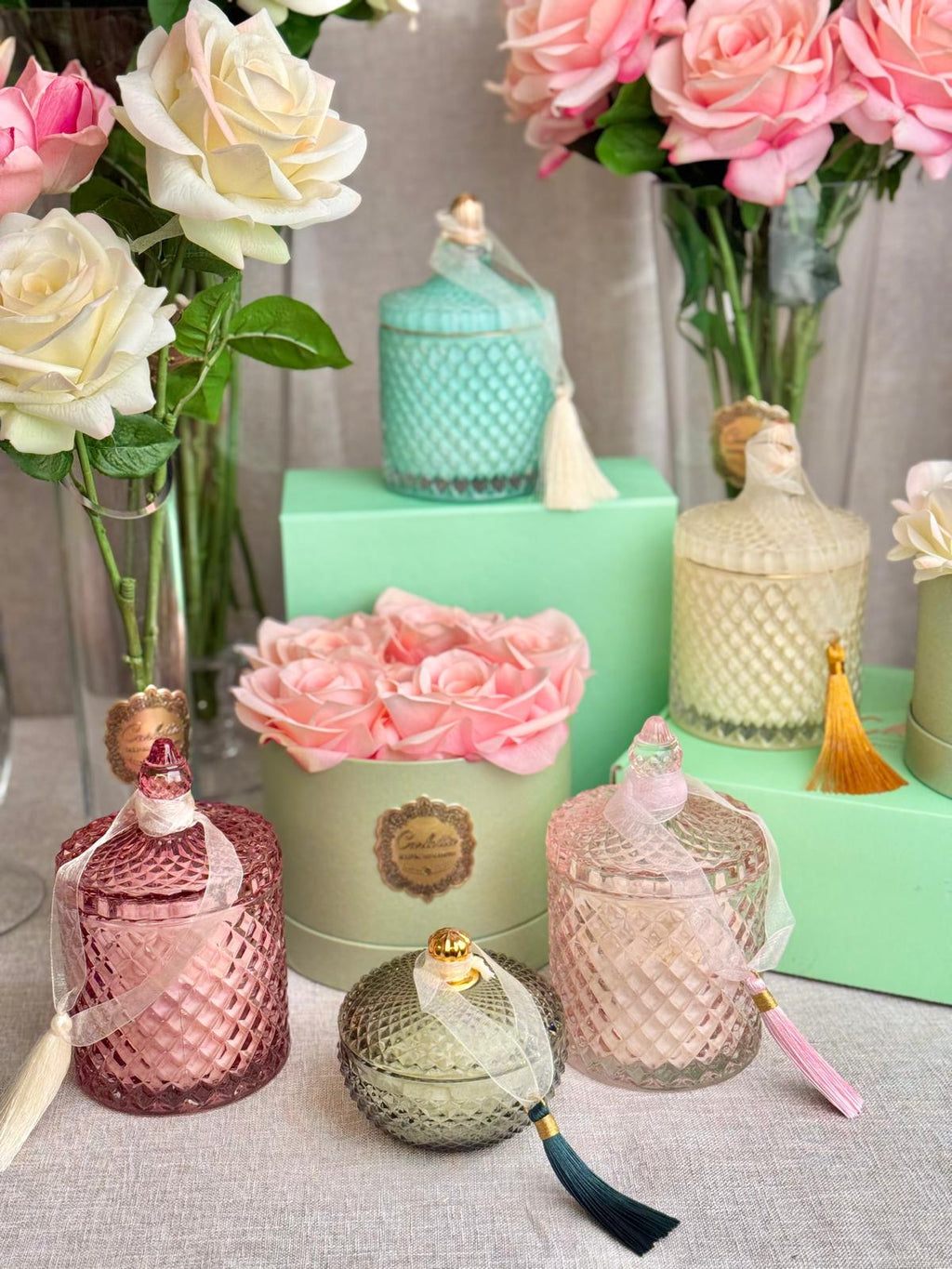 Vela em "Bomboneira" - rosa intenso c/ Peónia